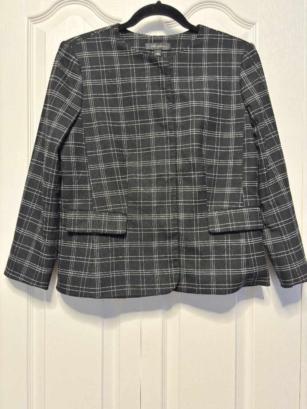 Ann Taylor Black Plaid Blazer Jacket Snap Closure Size 4